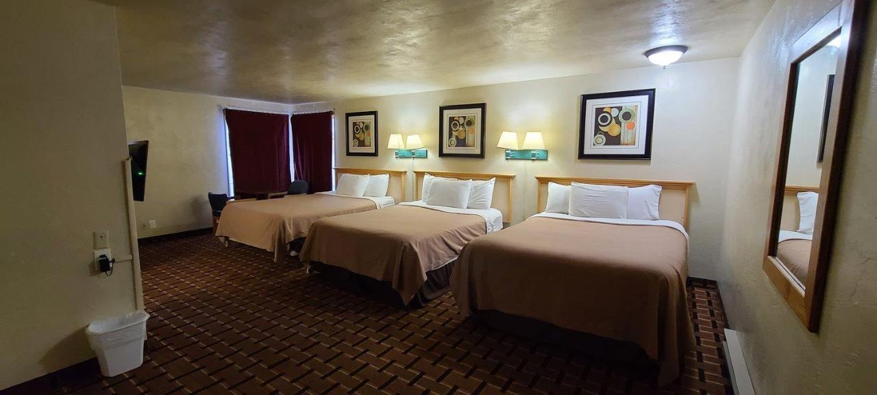 Economy Inn リーズポート エクステリア 写真