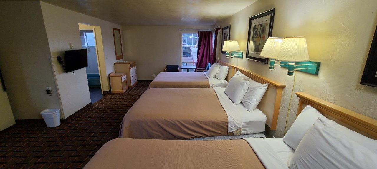 Economy Inn リーズポート エクステリア 写真