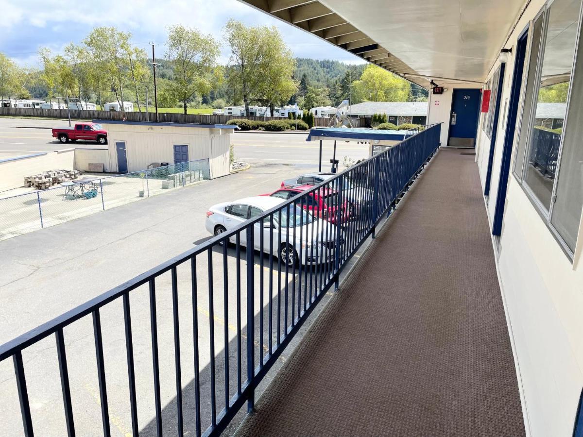 Economy Inn リーズポート エクステリア 写真