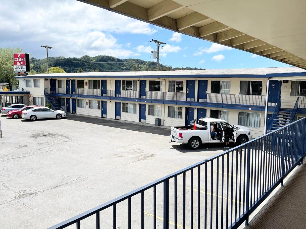 Economy Inn リーズポート エクステリア 写真